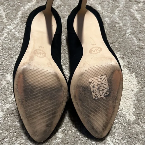 Suede Black Pumps - Picture 5 of 7